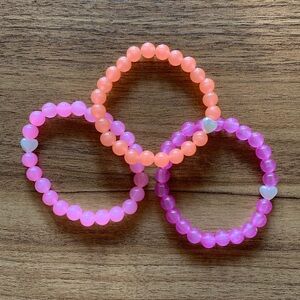 {Handmade} Glow in the Dark Bracelet Set